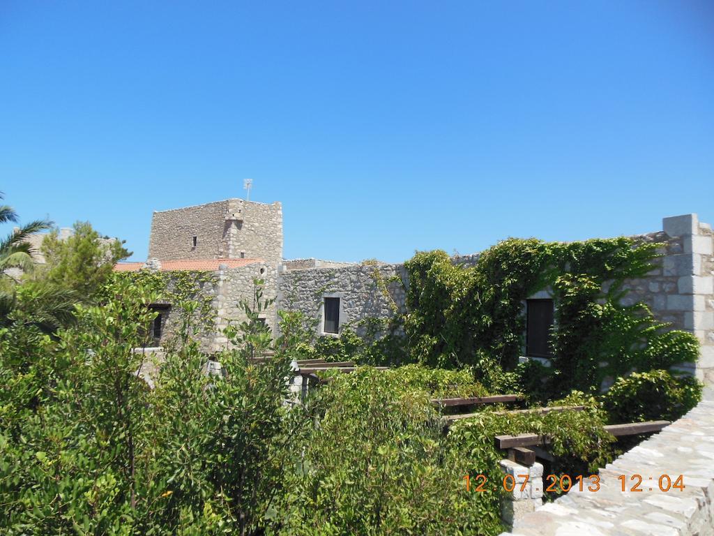 ホテルTsitsiris Castle Stavríon エクステリア 写真